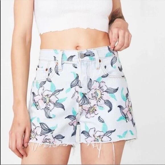 Levi's Premium 501 High Rise Hella Bloom Embroidered Floral Denim Shorts - Picture 9 of 9